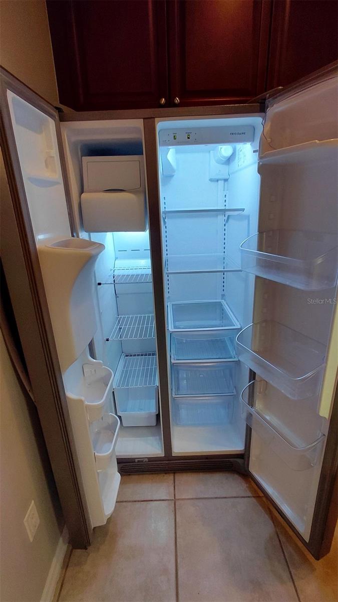 LAKESIDE/LKS/WINDERMERE A CONDO - Residential Lease