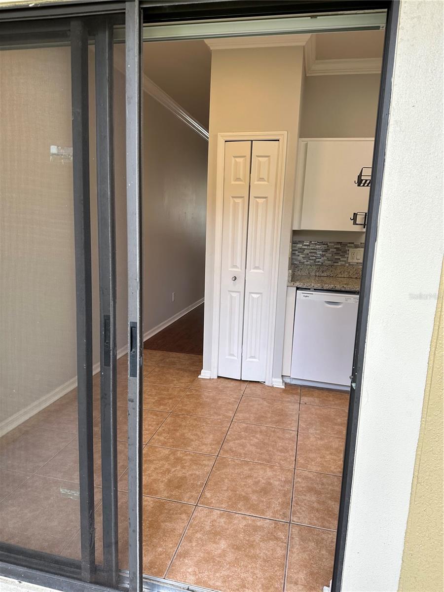 RESERVE/LAKEVIEW CONDO - Residential Lease
