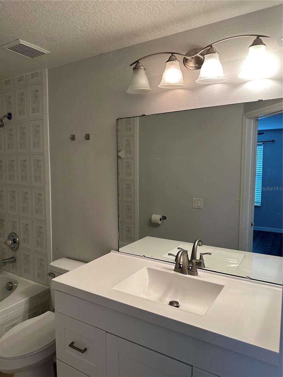 RESERVE/LAKEVIEW CONDO - Residential Lease