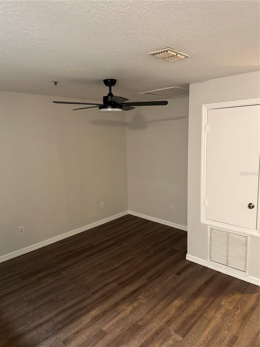RESERVE/LAKEVIEW CONDO - Residential Lease
