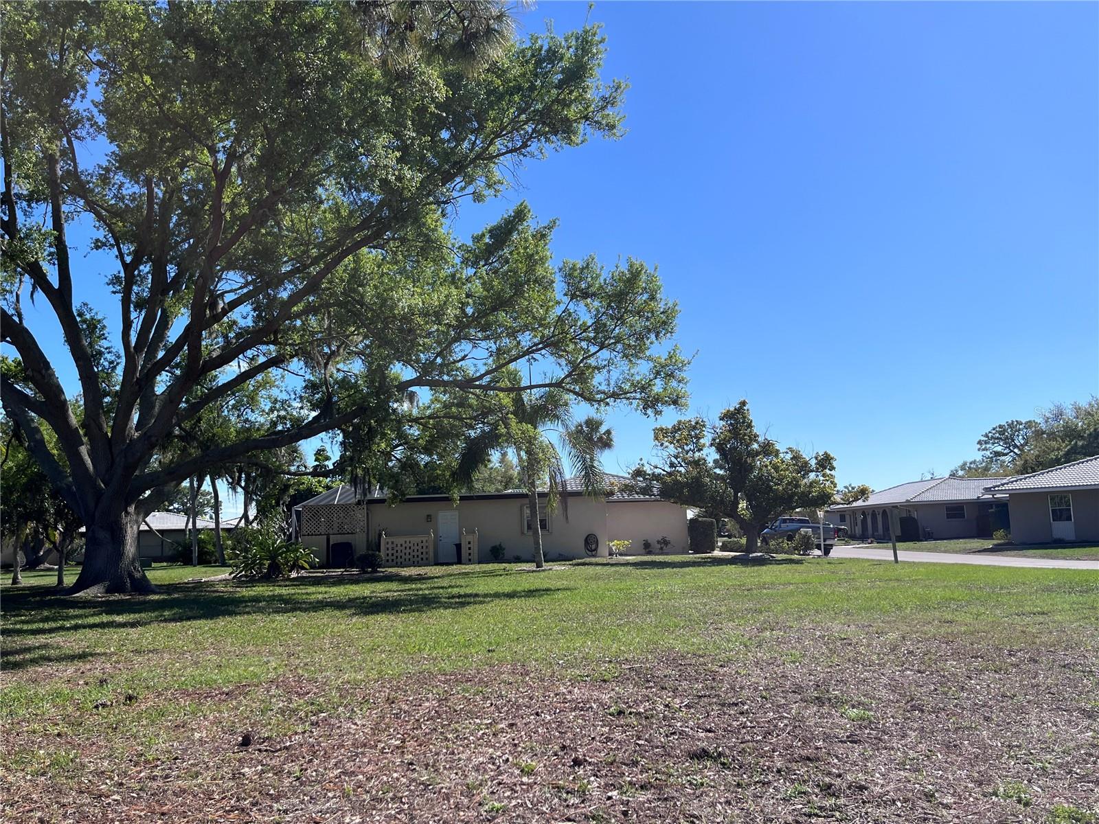 SORRENTO VILLAS - Land