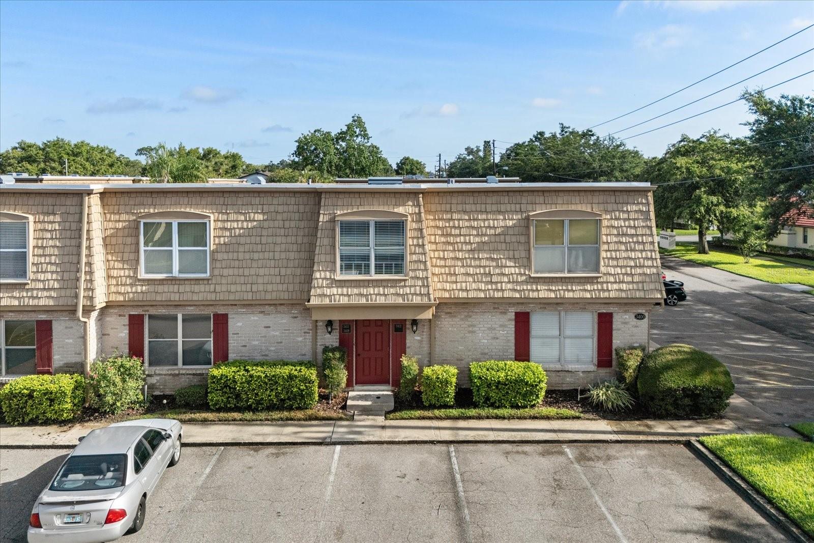 BEST UNIT LOCATION IN THE FOUR SEASON COMPLEX! This large one bedroom condo is available for lease immediately. The freshly-painted second floor home features a huge bedroom and a spacious walk-in closet. Since it's an end-unit, there are no neighbors on one side. It's located above the laundry room so you're close by and don't have to deal with neighbors below you. You're also right next to the dumpster so you don't have to drive with your trash! Tons of parking, multiple swimming pools, and tennis courts make the Four Seasons one of the best gems in Winter Park. Call today to make your viewing appointment!