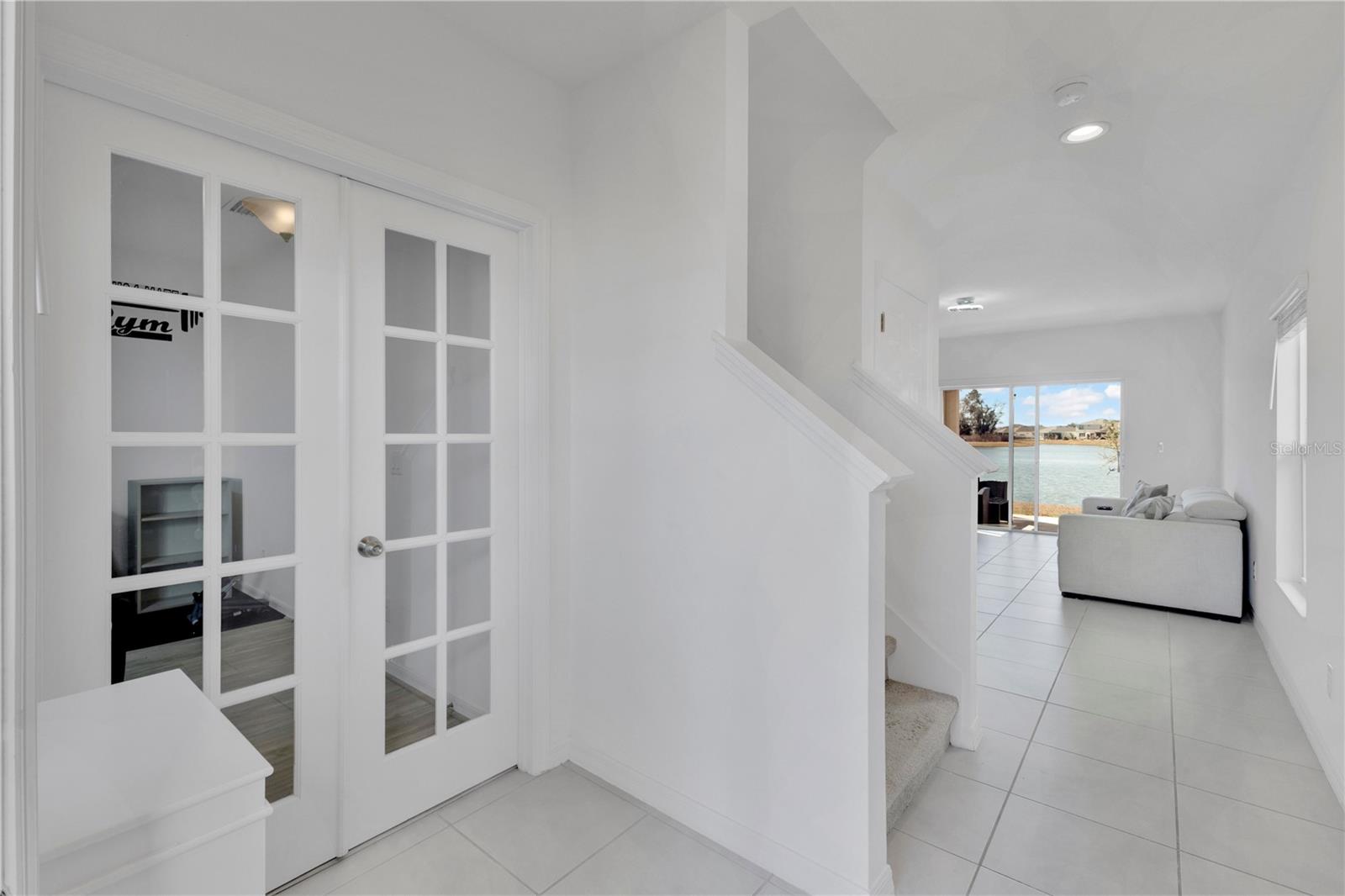 5018 ROYAL POINT AVENUE