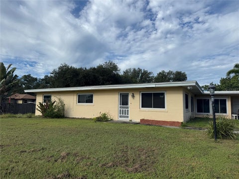 1205 Sunset Avenue, Nokomis, FL 34275