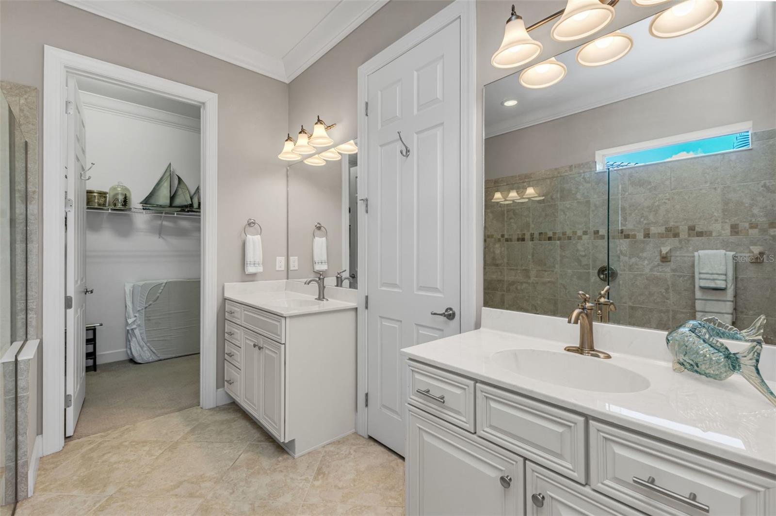 RIVERWOOD - Residential