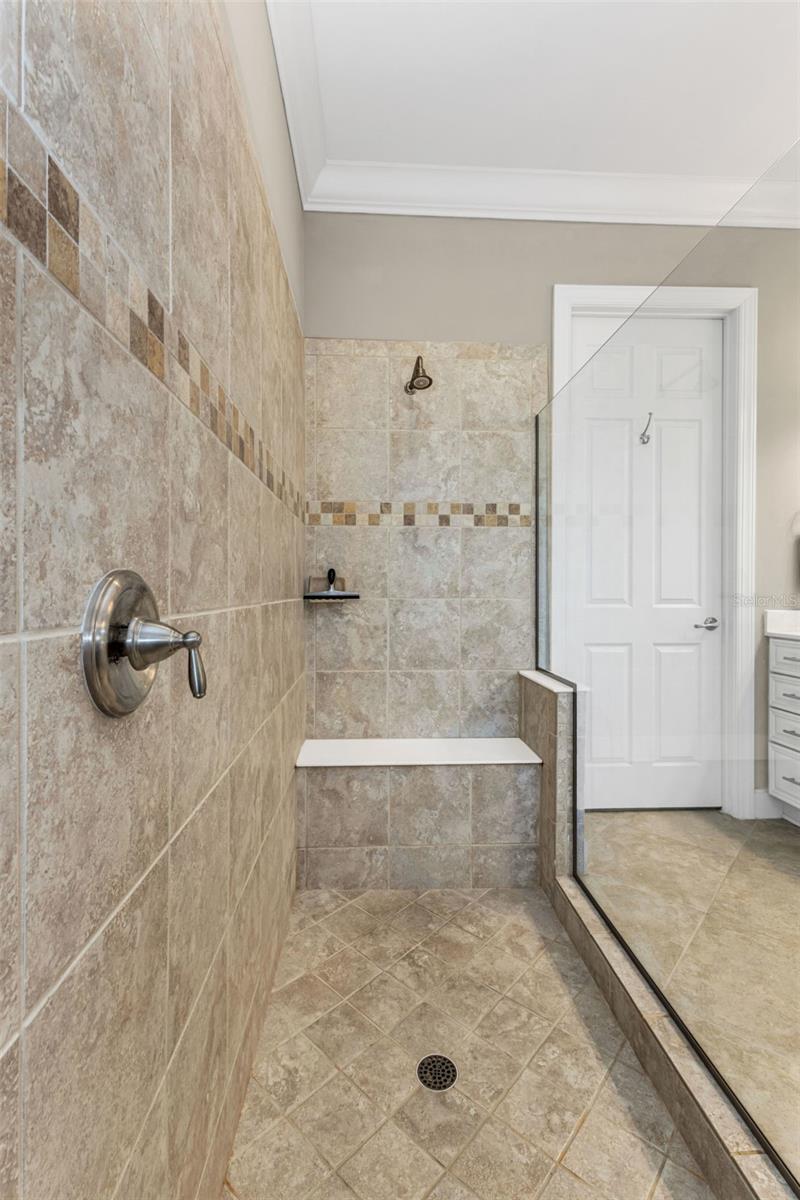 RIVERWOOD - Residential