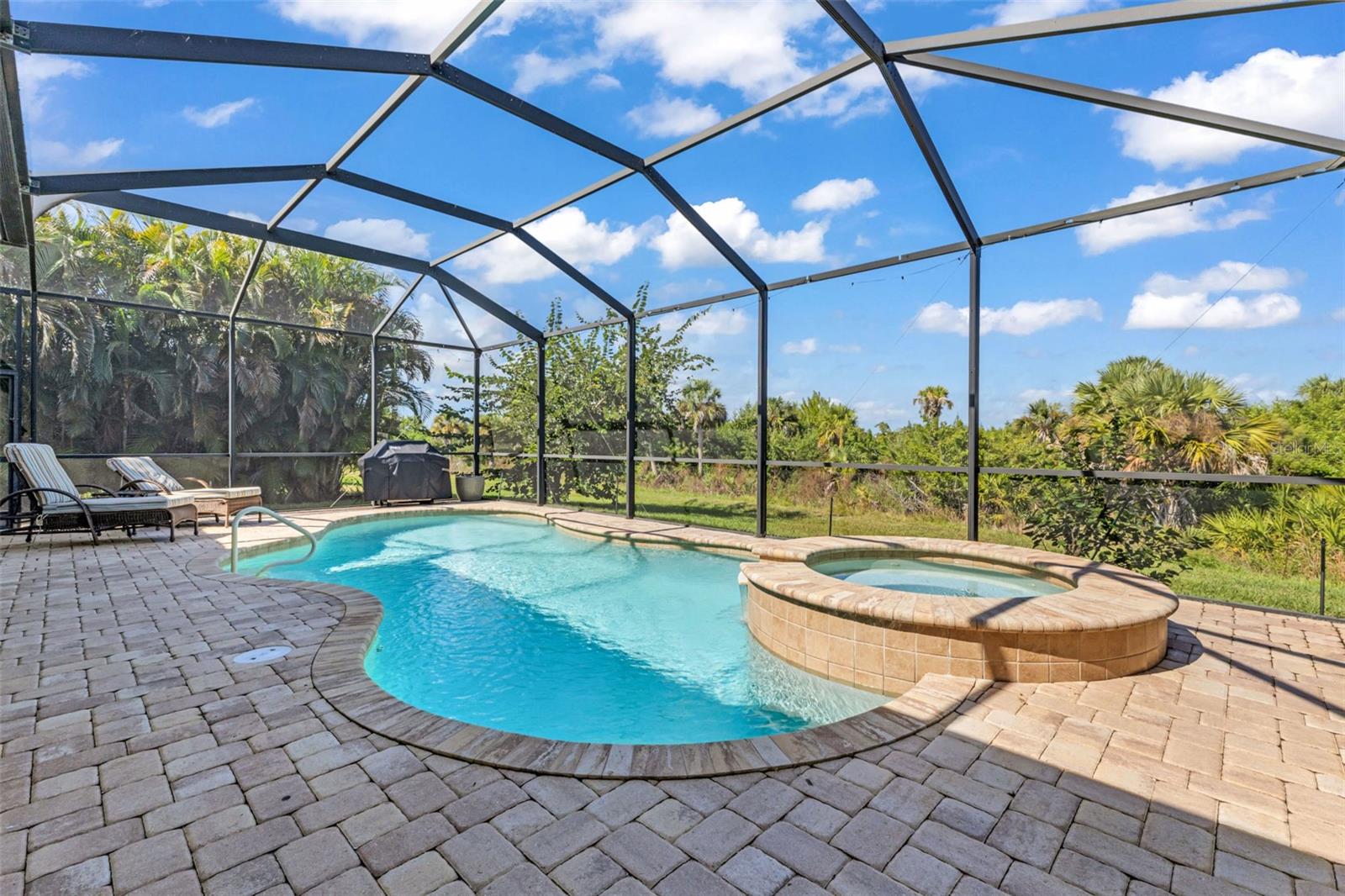 RIVERWOOD - Residential