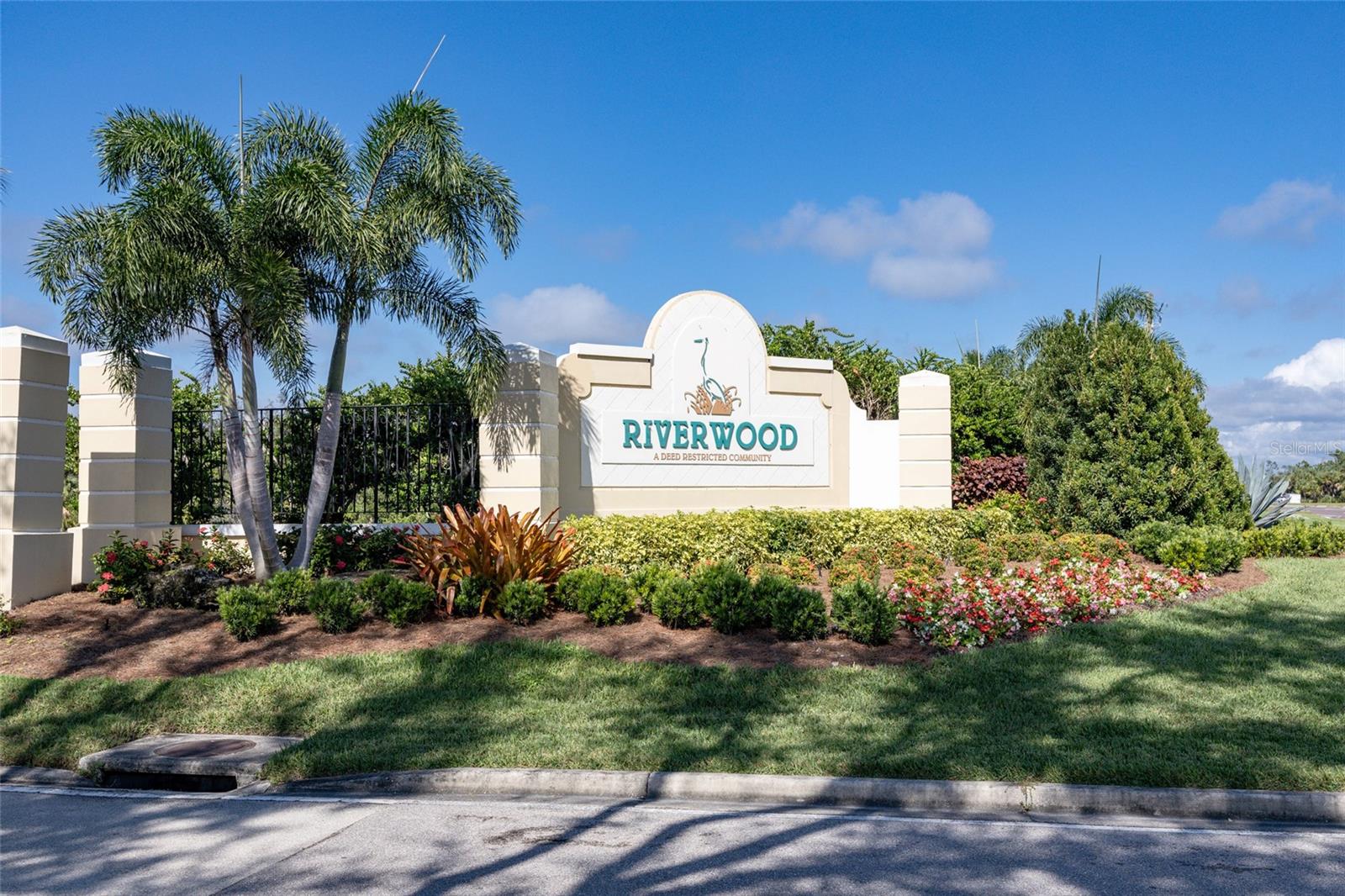 RIVERWOOD - Residential