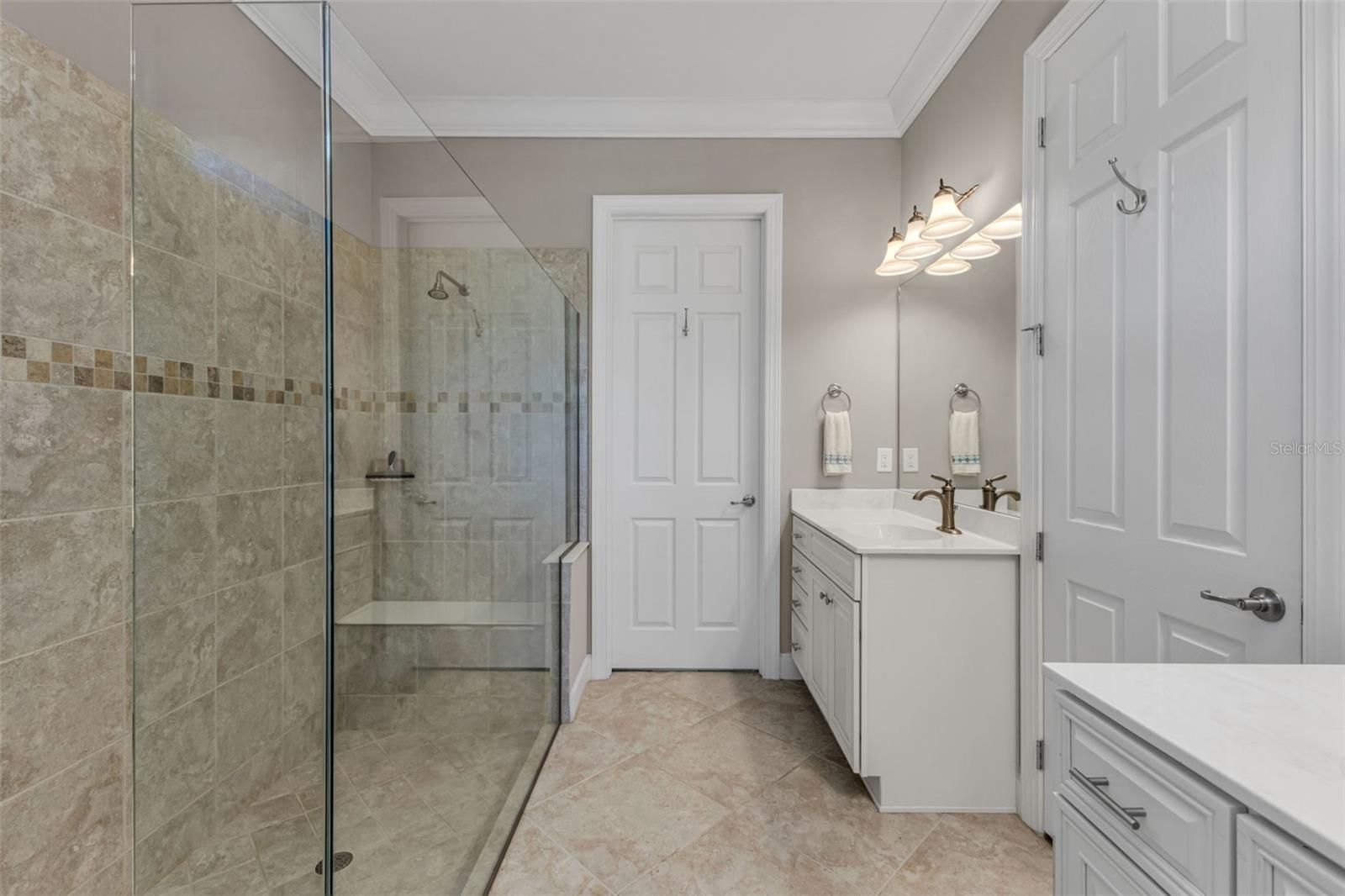 RIVERWOOD - Residential