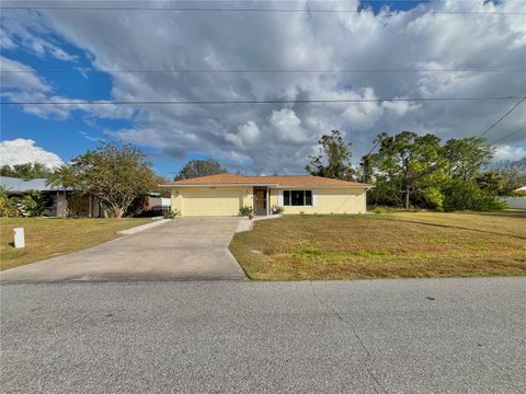 A home in PORT CHARLOTTE