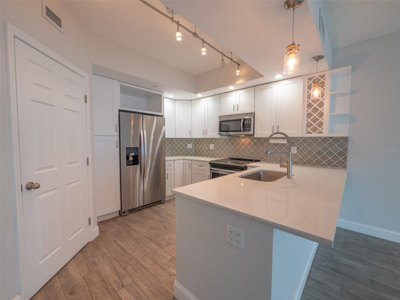322 E CENTRAL BOULEVARD 1412