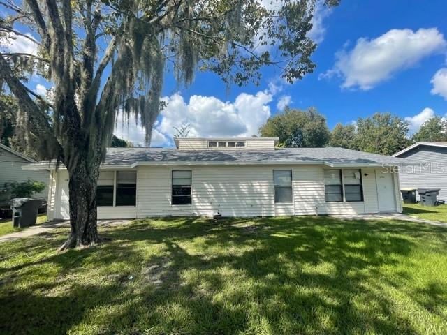 2-bedroom 1 bath duplex unit almost ready for a new tenant in Lakeland! Lawn care and pest control included. Ceramic tile flooring & just had a new AC installed! Small pets ok with pet fee, no large aggressive breeds. 550+ credit score, all applications considered. Hurry and schedule your showing because this will not last long!! Available for August 15th move in!