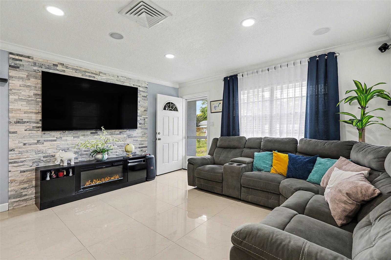 MCCOLLUMS LAKE - Residential