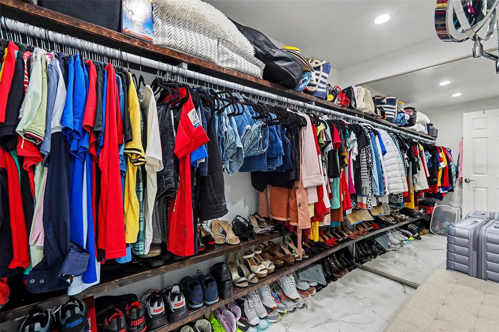 MCCOLLUMS LAKE - Residential