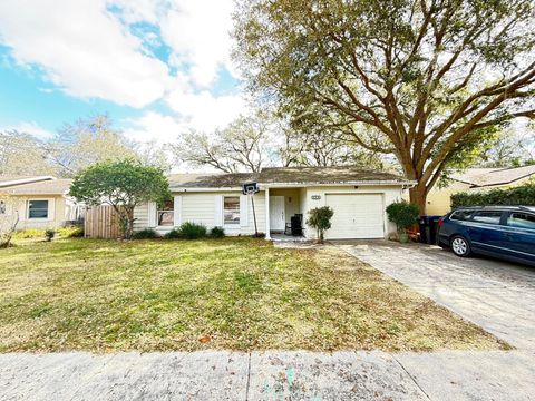Photo of 3205 Via Dos, Orlando, FL 32817 (MLS # O6383735)