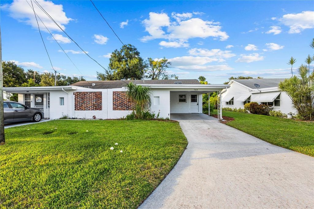 Photo of 769 Avenue Q SE, Winter Haven, FL 33880 (MLS # L4959823)