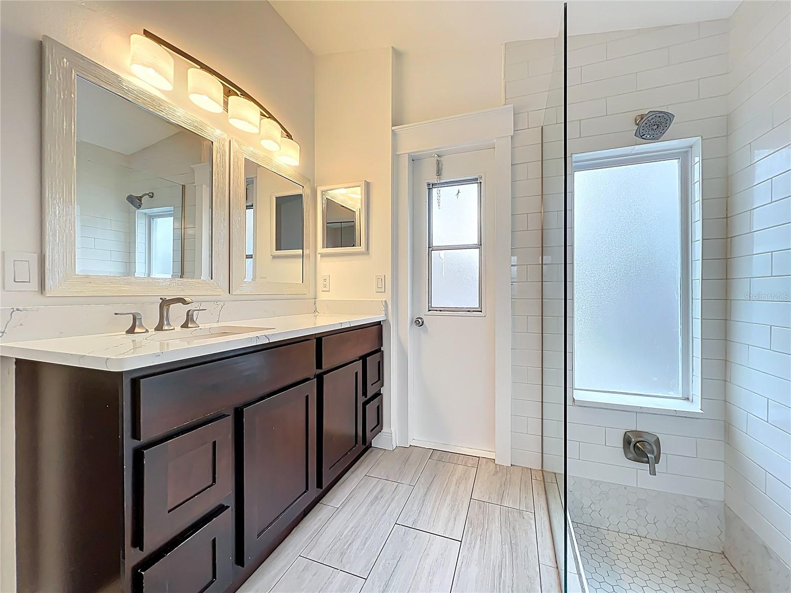 DEER RUN UNIT 17 - Residential