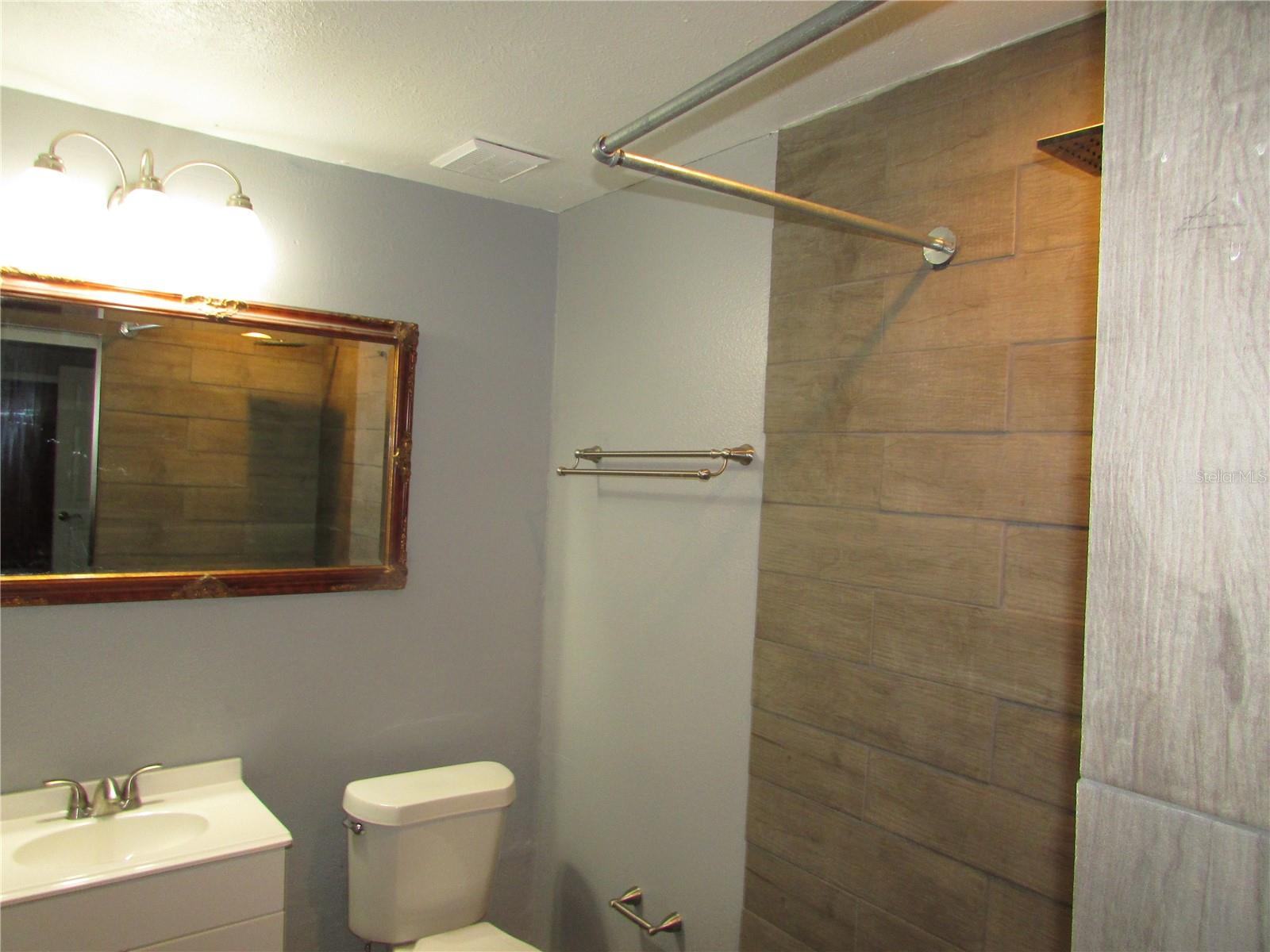 HAMPTON PARK TWNHMS UN 1 - Residential Lease