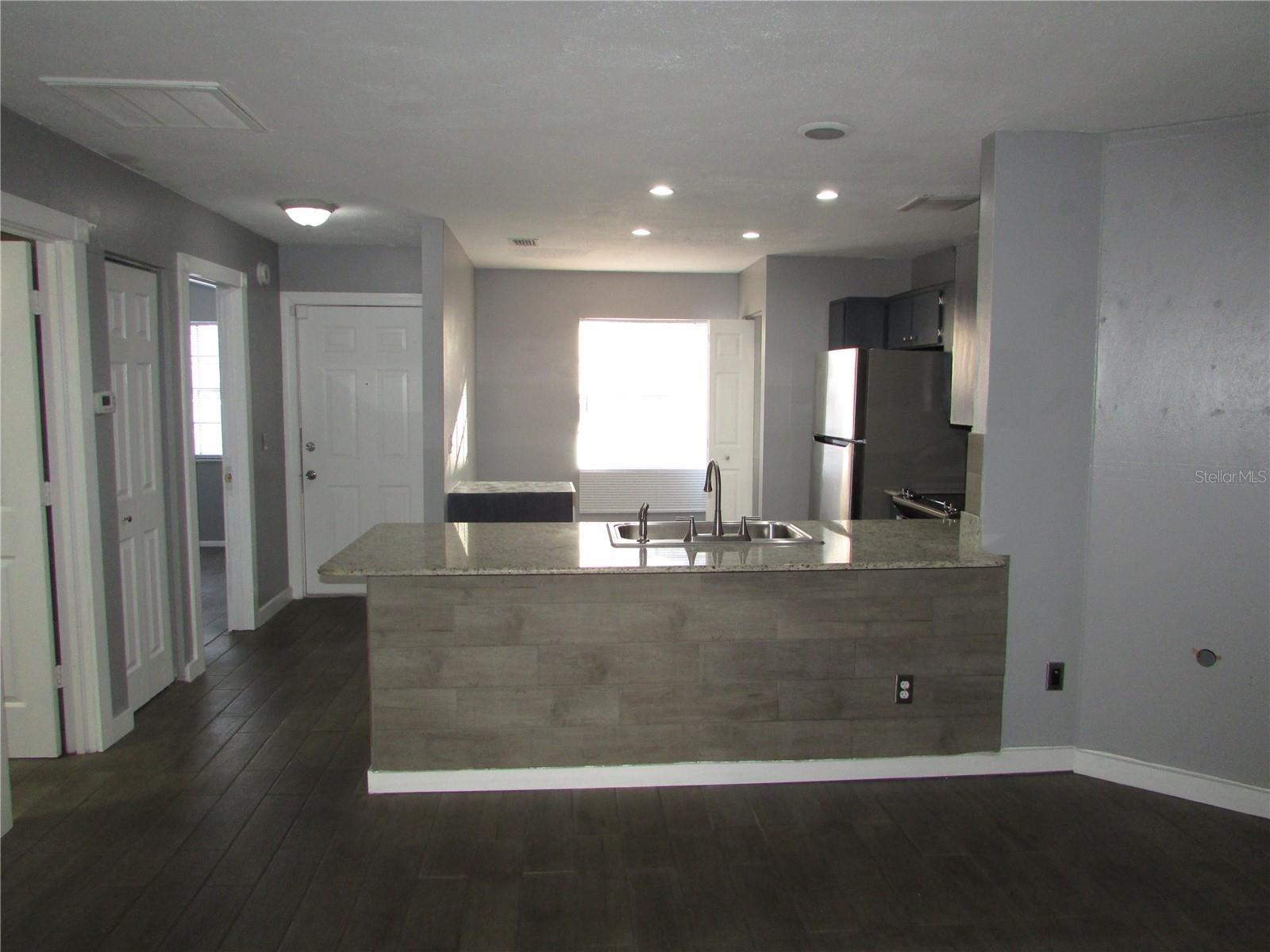 HAMPTON PARK TWNHMS UN 1 - Residential Lease