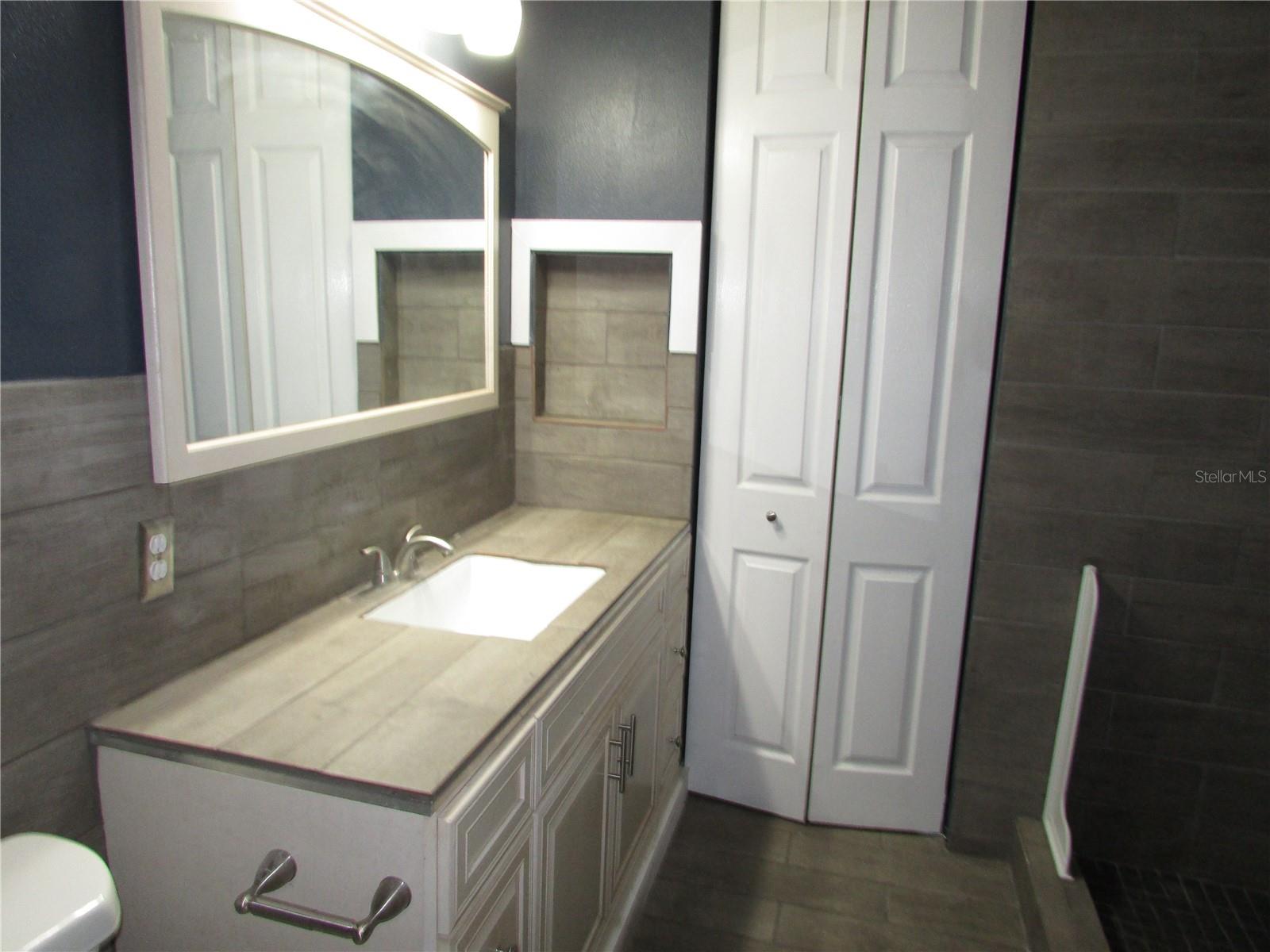 HAMPTON PARK TWNHMS UN 1 - Residential Lease