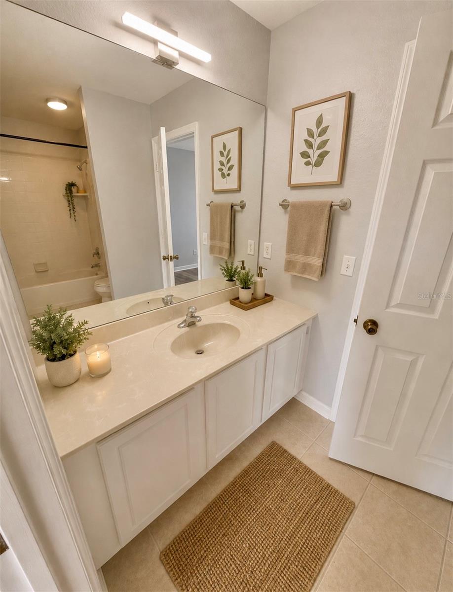 LAKES/WINDERMERE-PEACHTREE - Residential