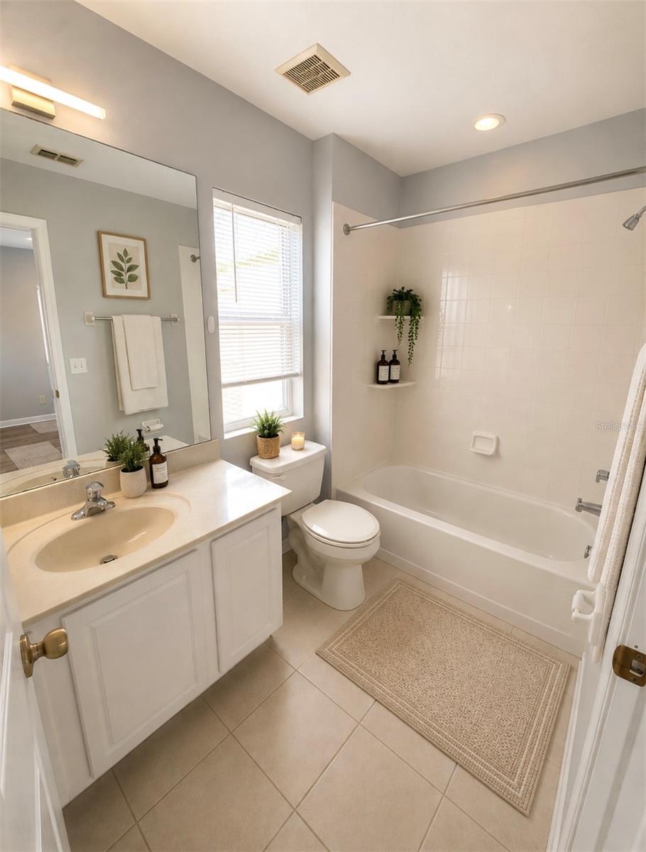 LAKES/WINDERMERE-PEACHTREE - Residential