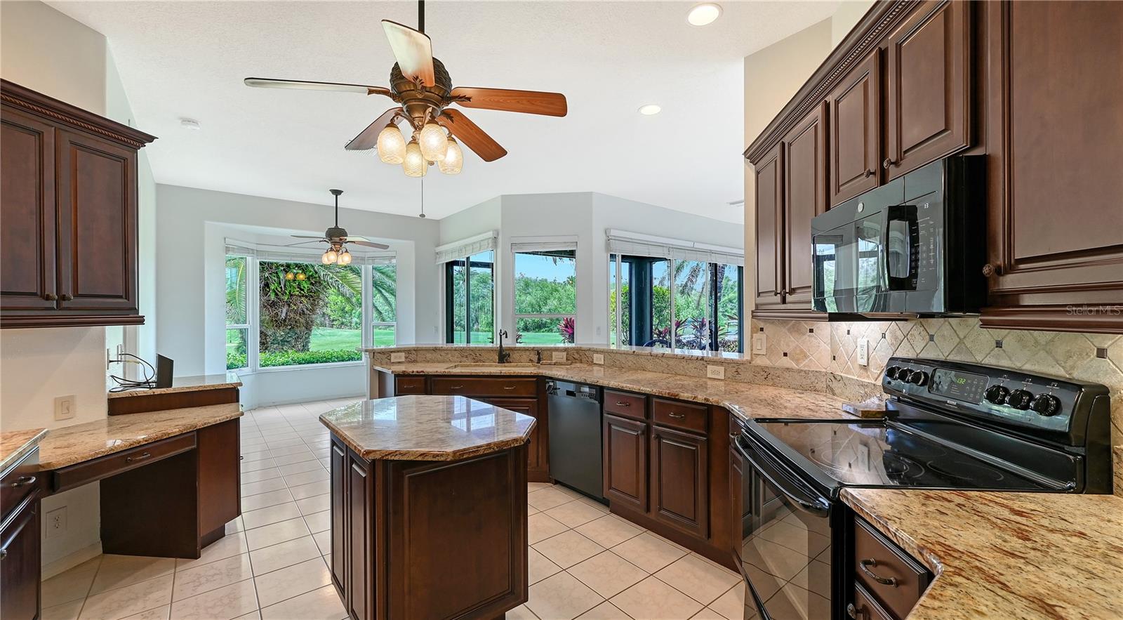 VENICE GOLF & COUNTRY CLUB - Residential