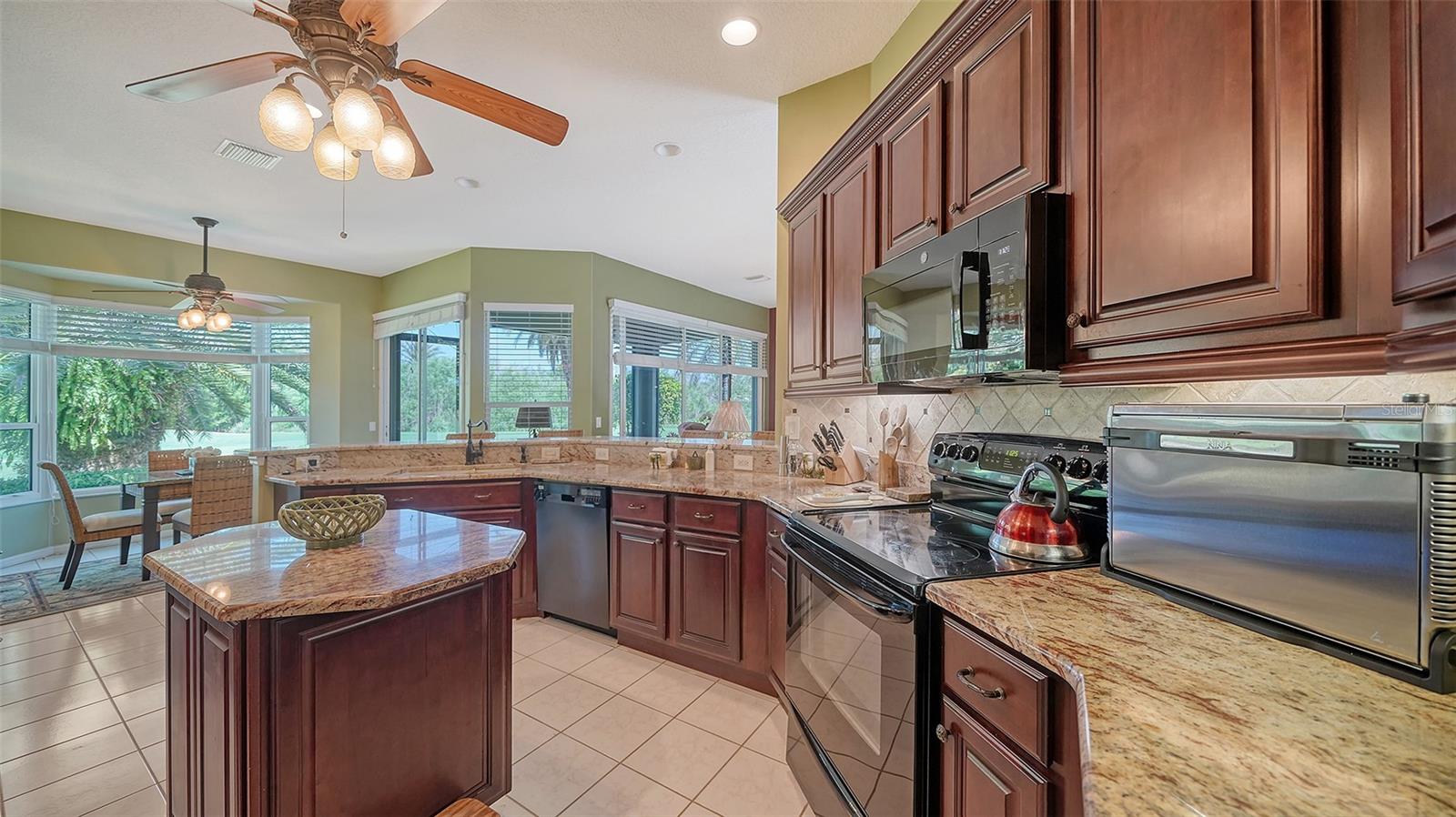 VENICE GOLF & COUNTRY CLUB - Residential