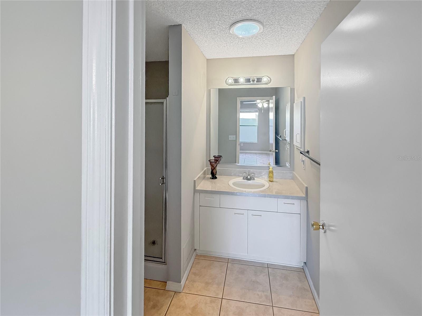 DE LA VISTA SOUTH - Residential