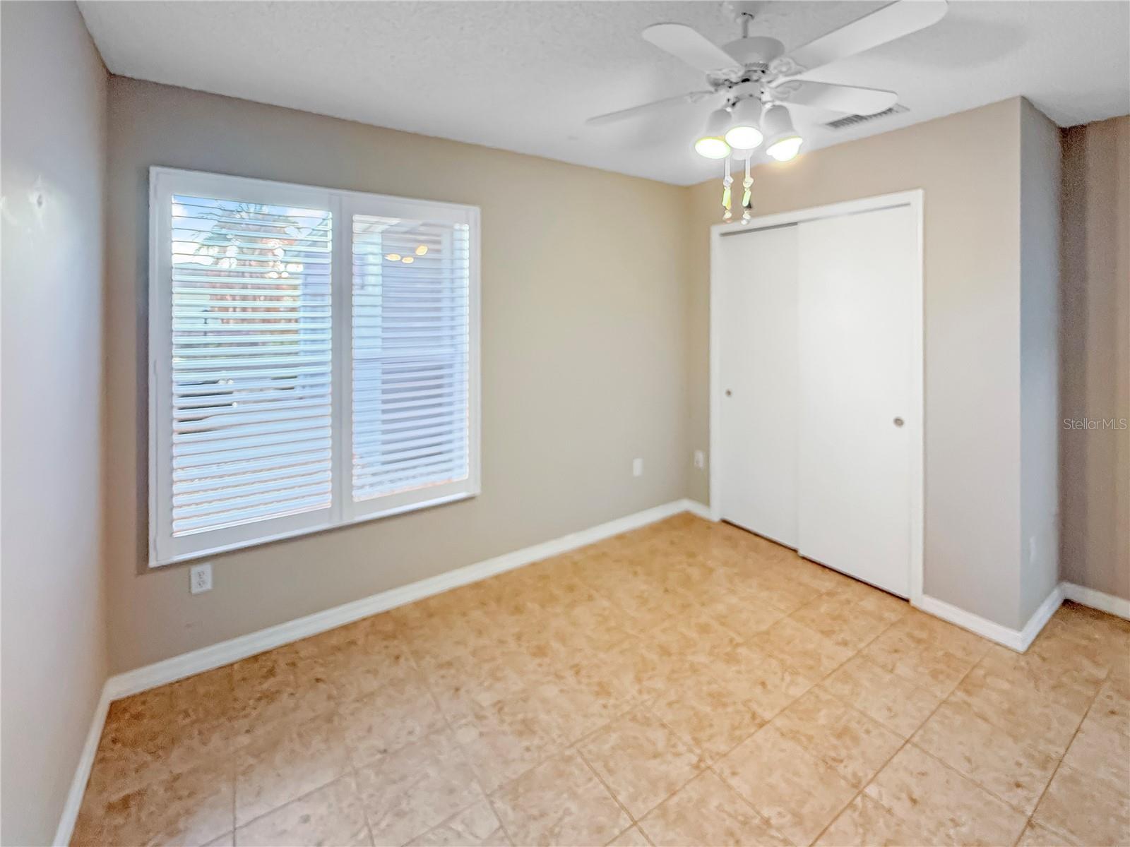 DE LA VISTA SOUTH - Residential