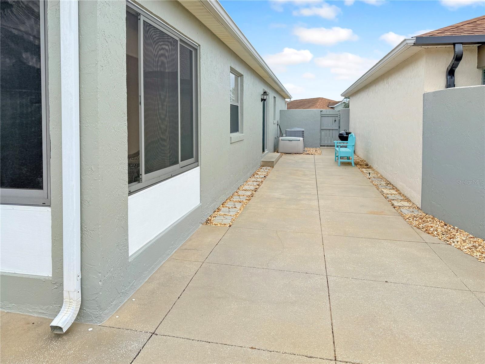 DE LA VISTA SOUTH - Residential