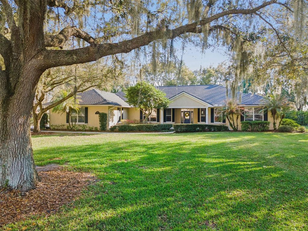 Photo of 100 Wyndham Drive, Winter Haven, FL 33884 (MLS # L4960173)