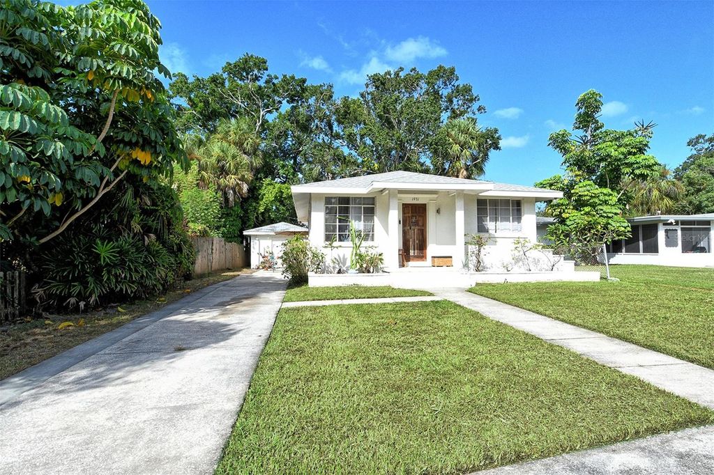 Photo of 1931 Edgewater Drive, Sarasota, FL 34234 (MLS # A4666577)
