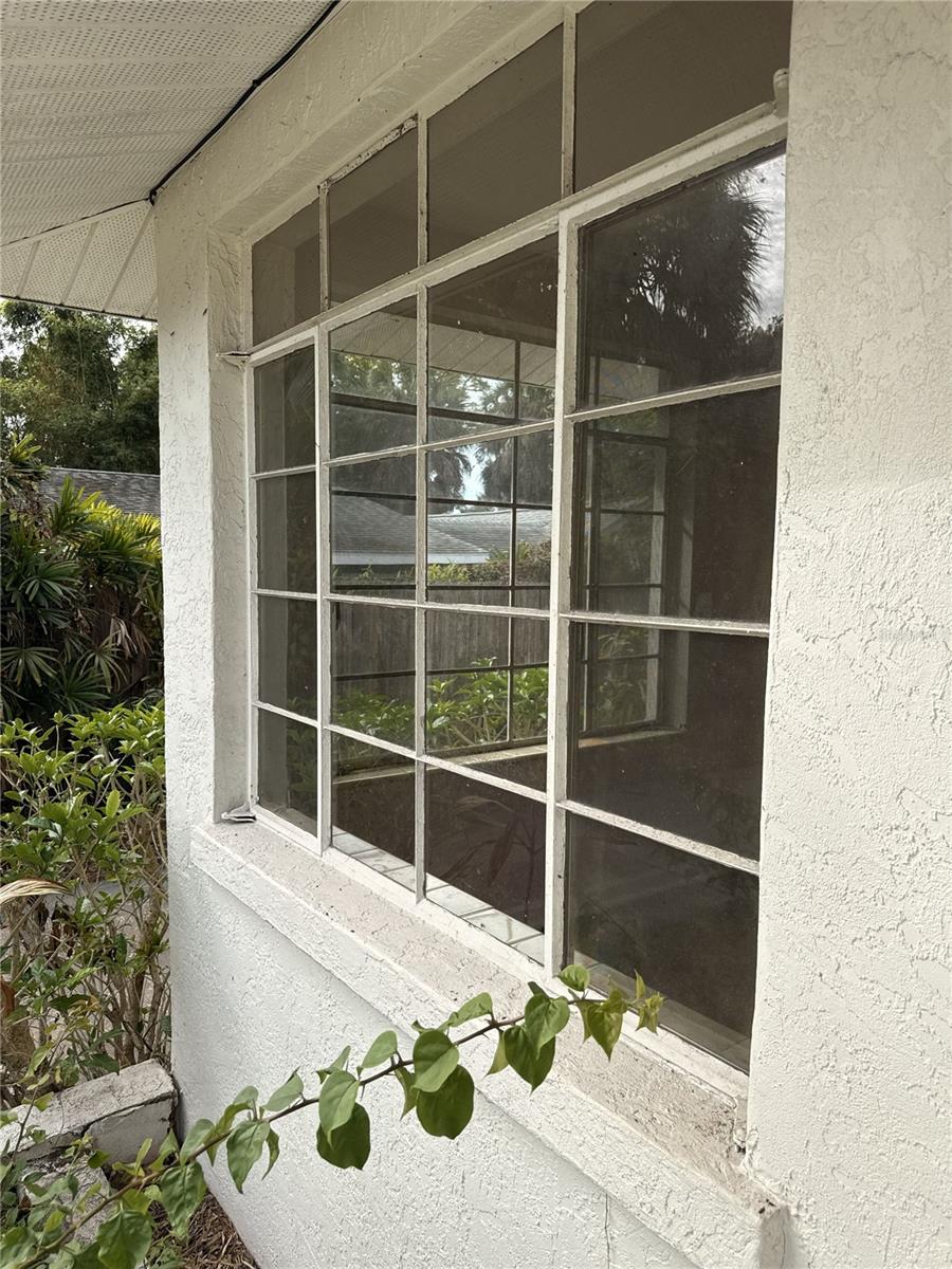 EDGEWATER - Residential