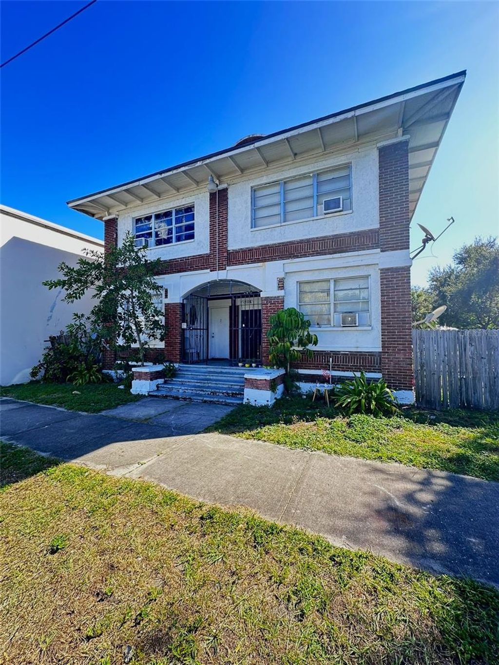 Photo of 106 S Delaware Avenue, Tampa, FL 33606 (MLS # TB8447909)