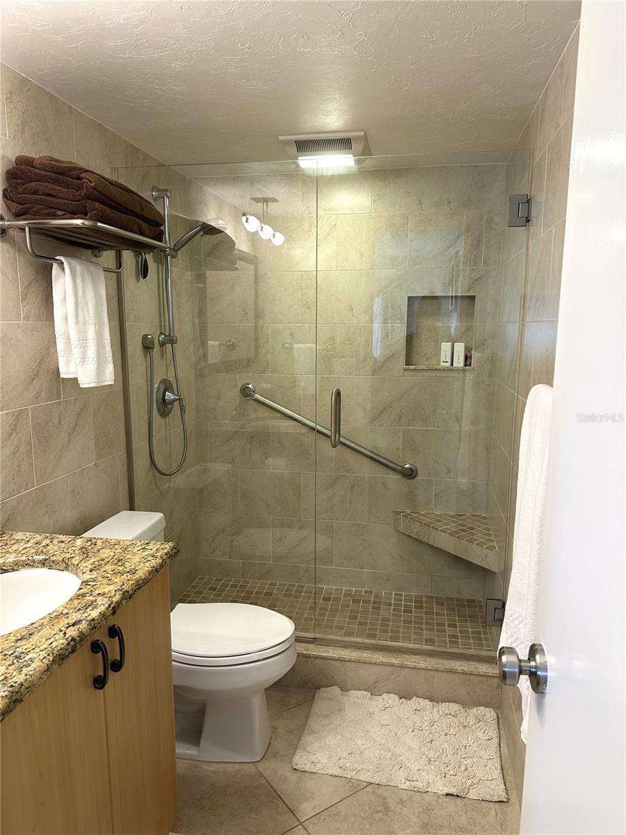 BAY TREE CLUB - Residential Lease