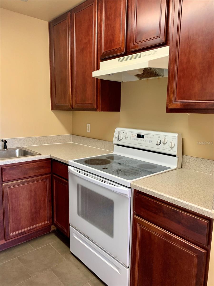 SUMMER LAKES - Residential Lease