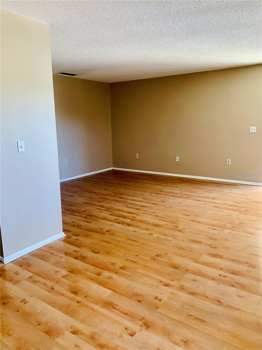 SUMMER LAKES - Residential Lease