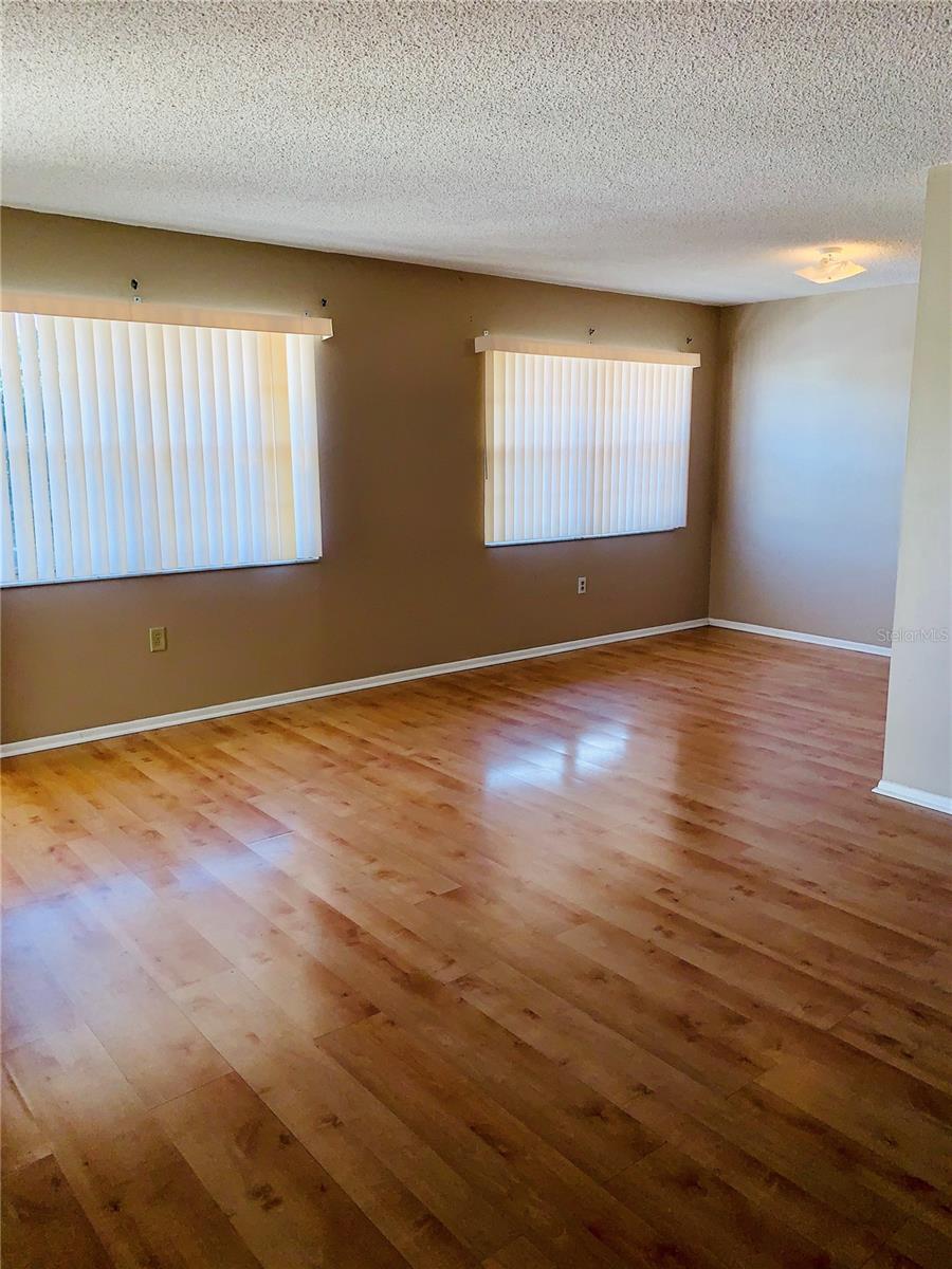 SUMMER LAKES - Residential Lease