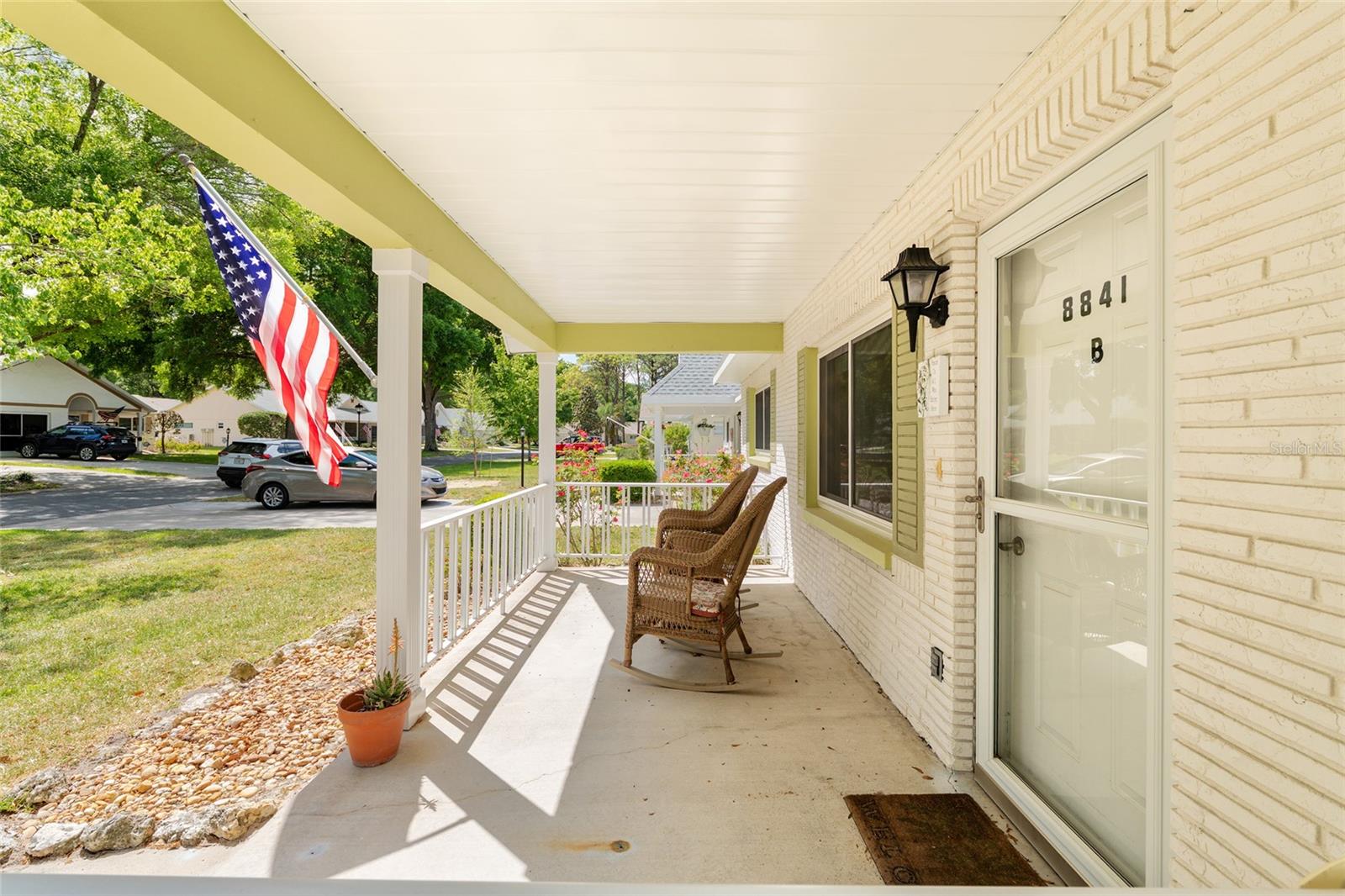 ON TOP OF THE WORLD - Residential