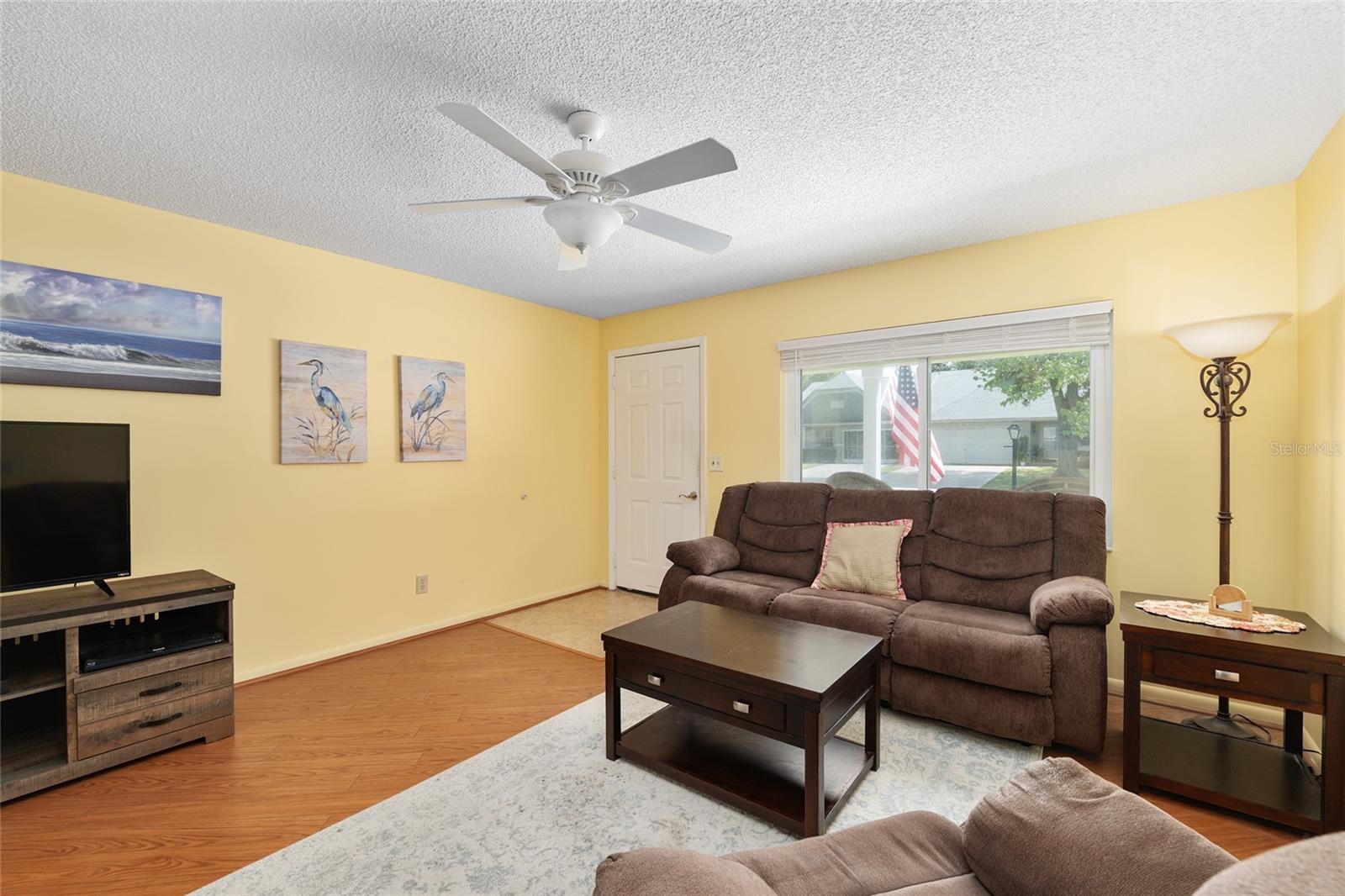 ON TOP OF THE WORLD - Residential