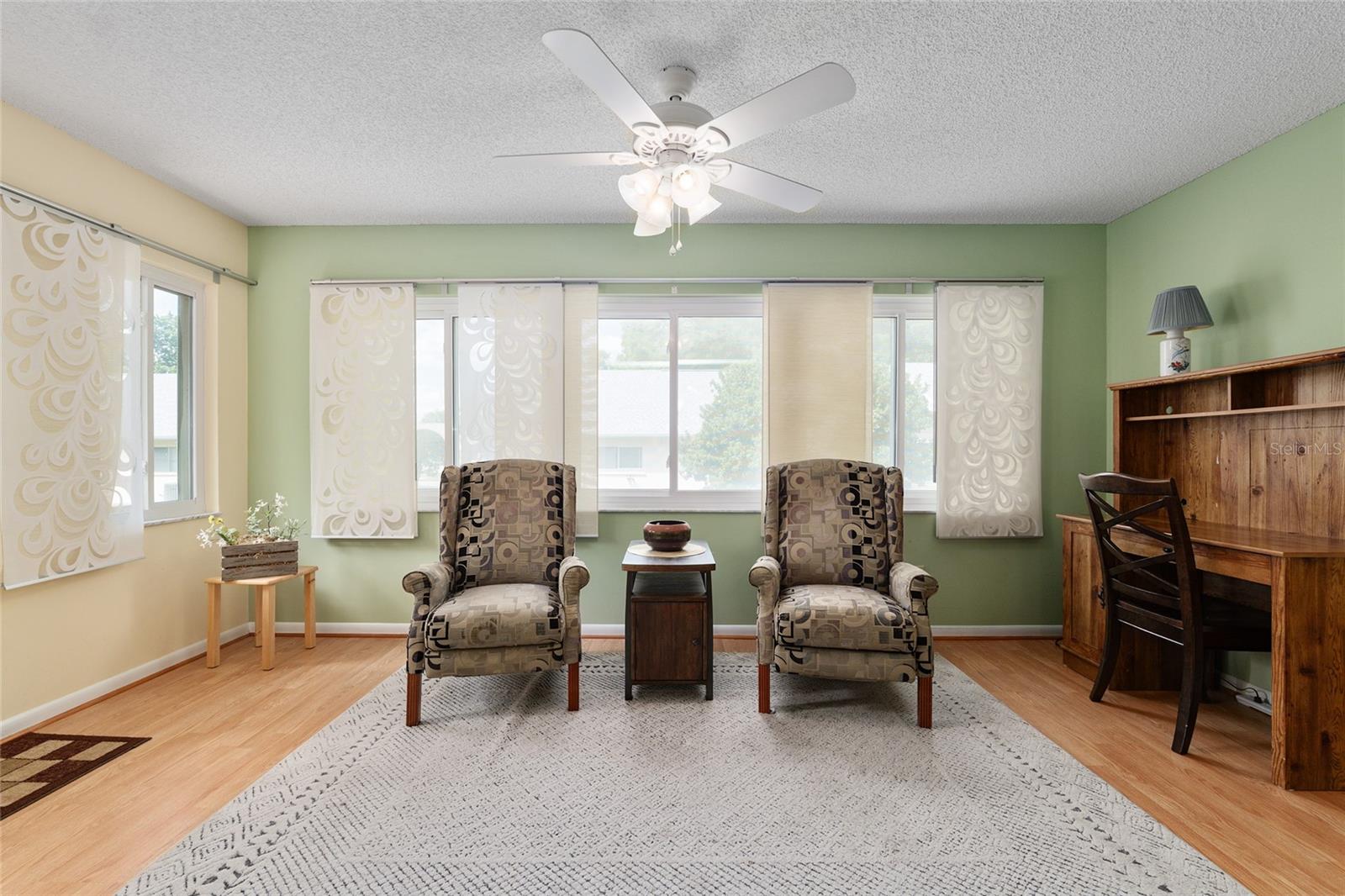 ON TOP OF THE WORLD - Residential