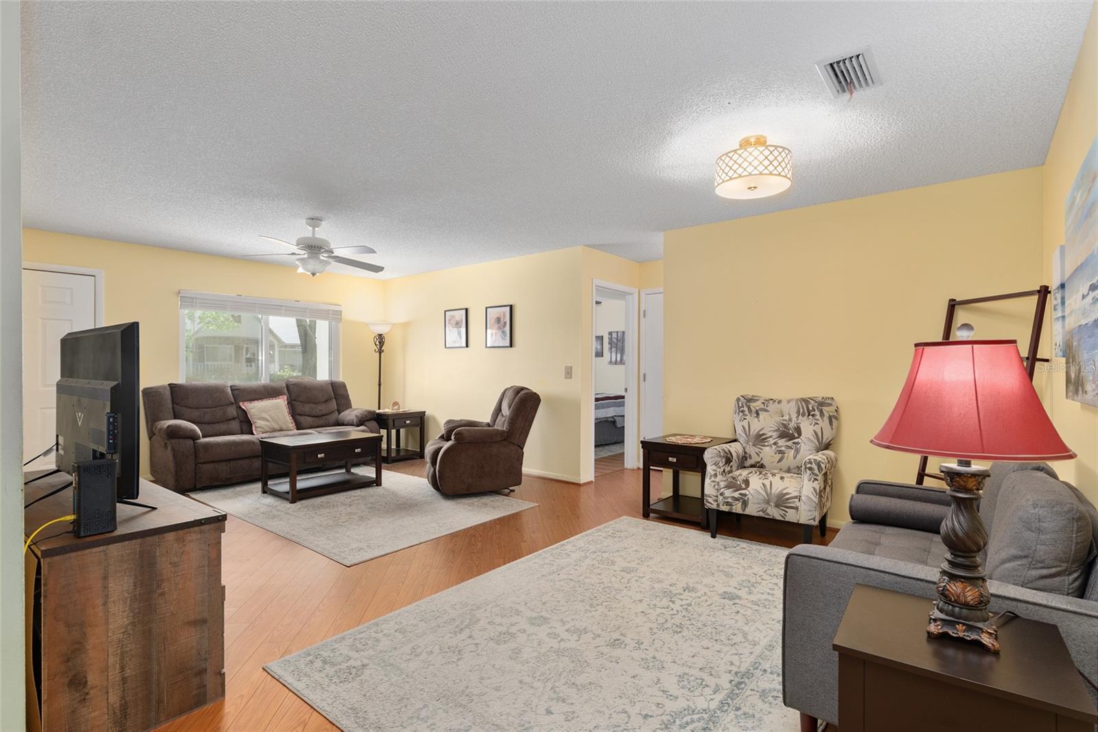 ON TOP OF THE WORLD - Residential