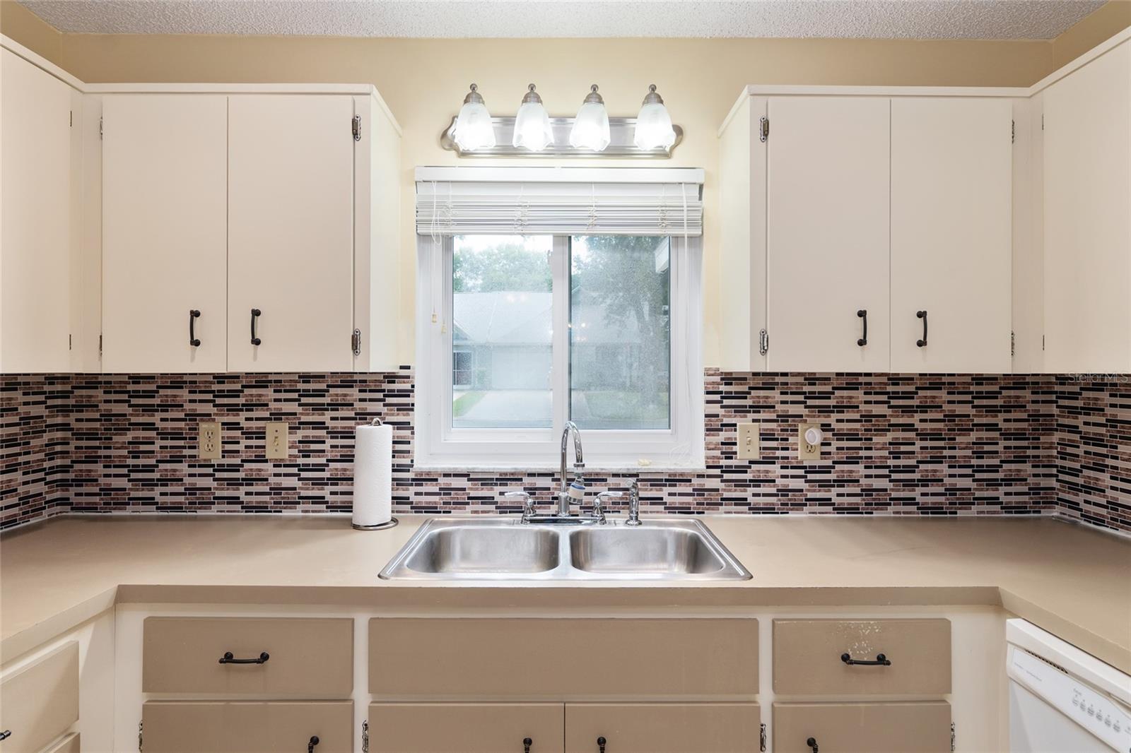 ON TOP OF THE WORLD - Residential