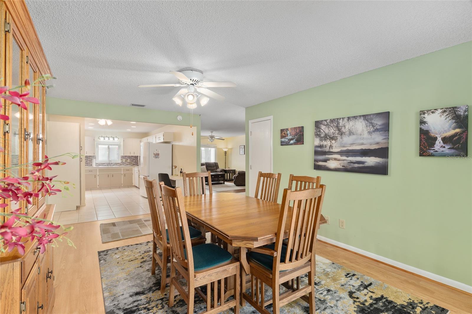 ON TOP OF THE WORLD - Residential