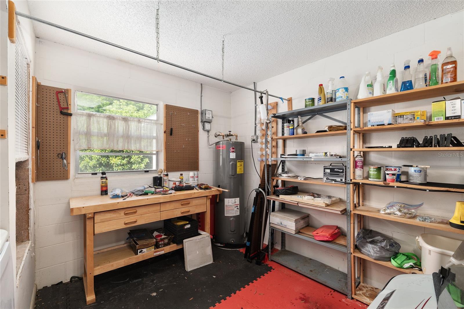 ON TOP OF THE WORLD - Residential