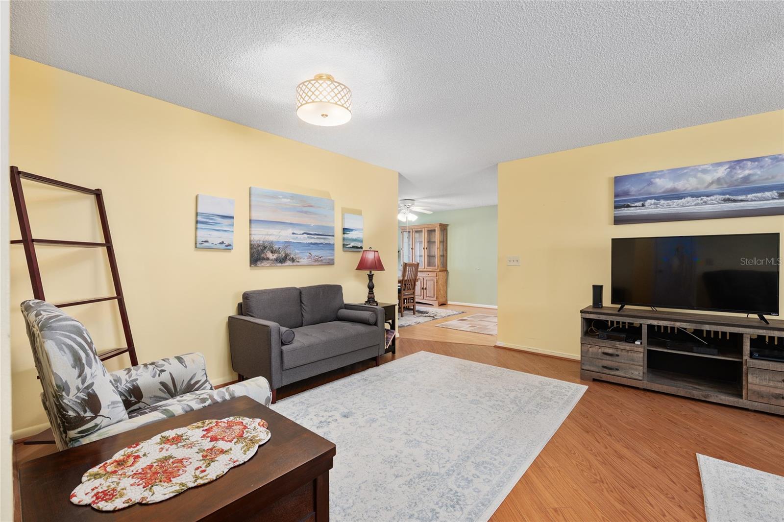 ON TOP OF THE WORLD - Residential