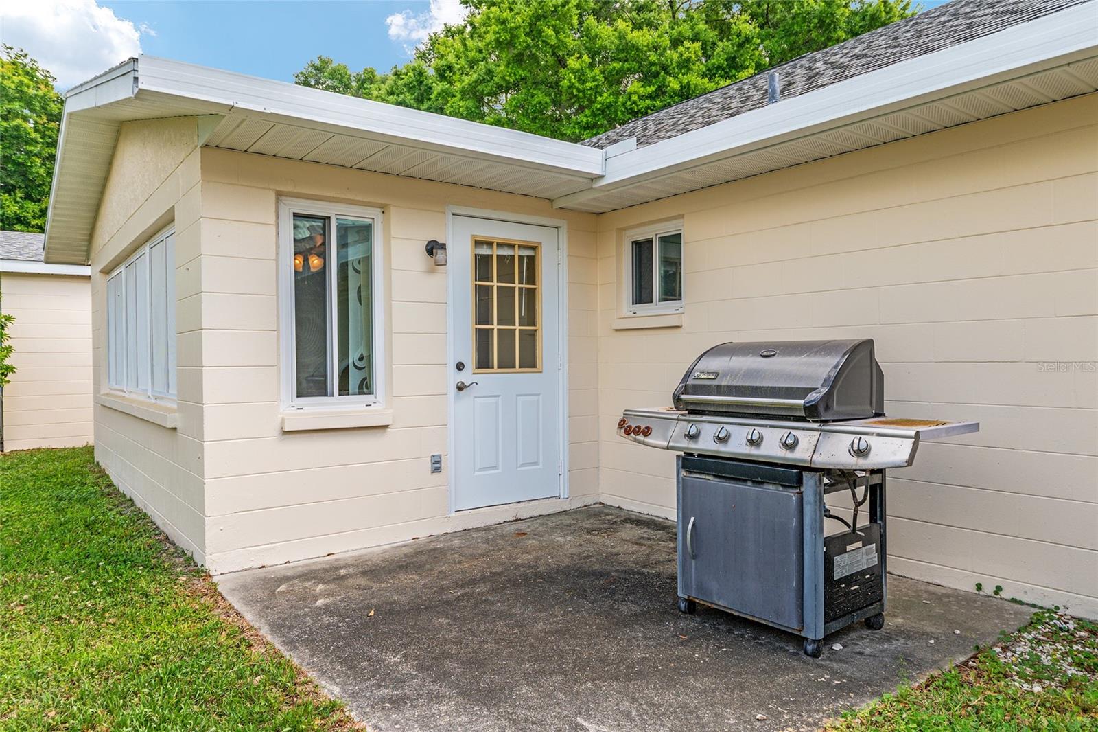 ON TOP OF THE WORLD - Residential