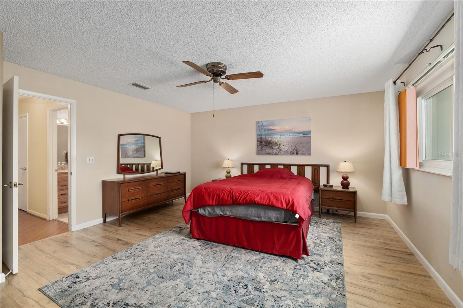 ON TOP OF THE WORLD - Residential