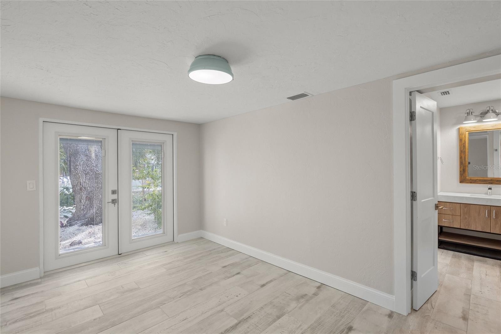 SECLUDED HARBOUR 02 - Residential